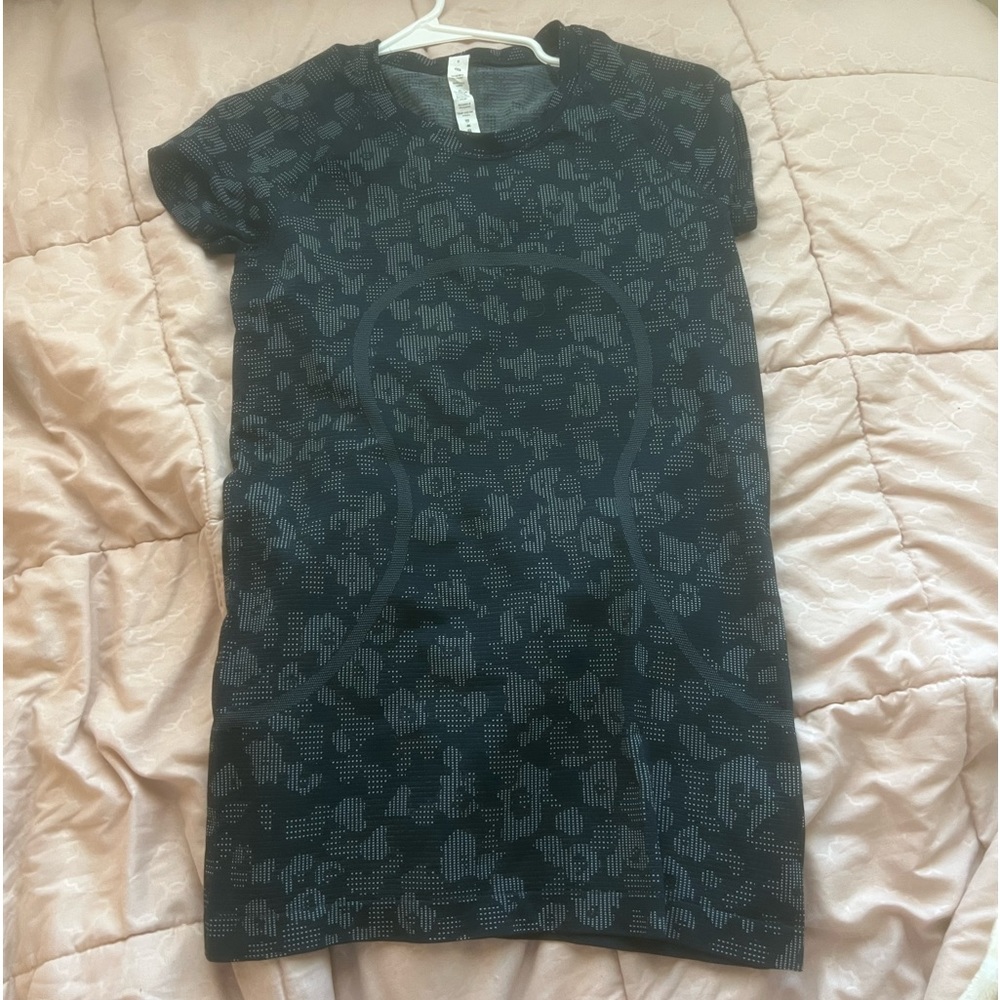 Floral print lululemon swiftly tech